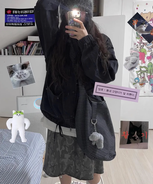 [ITZAVIBE] REVERSIBLE STRIPE BAG