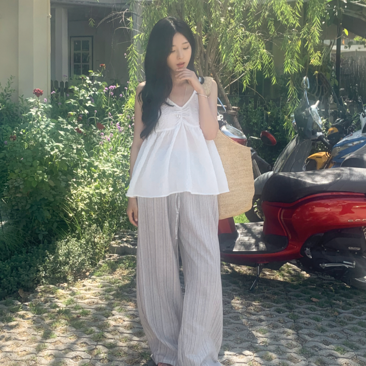 [98°C] [NEAH] Forming Embossed Bustier Blouse