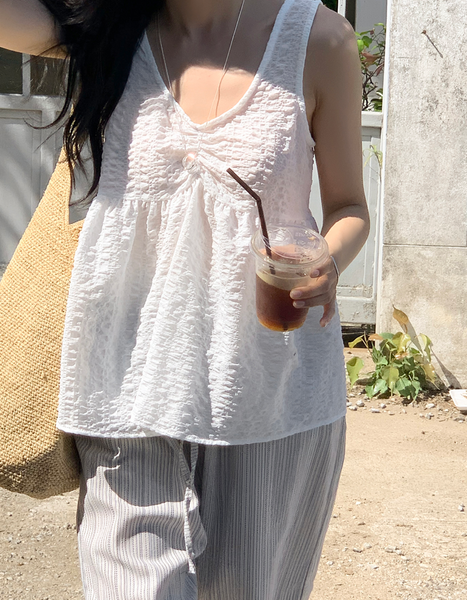 [98°C] [NEAH] Forming Embossed Bustier Blouse