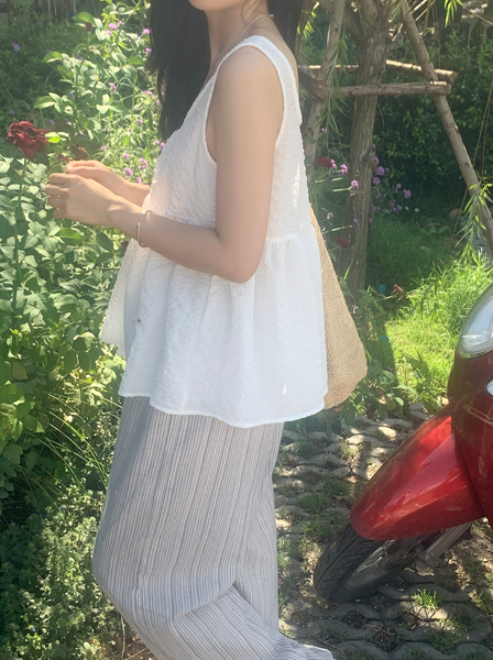 [98°C] [NEAH] Forming Embossed Bustier Blouse