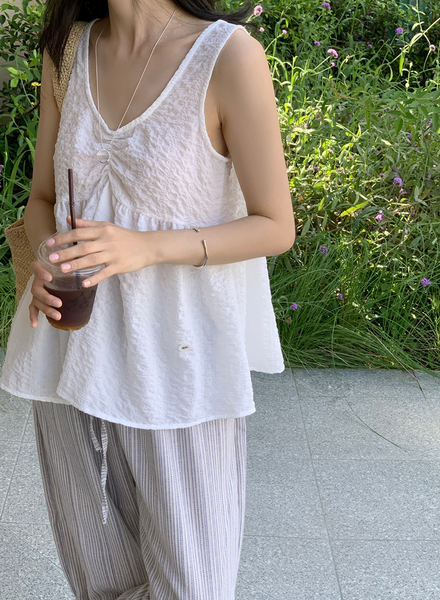 [98°C] [NEAH] Forming Embossed Bustier Blouse