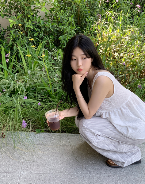 [98°C] [NEAH] Forming Embossed Bustier Blouse