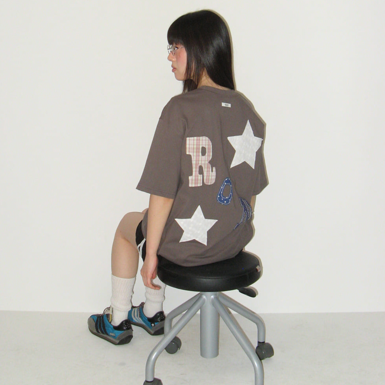 [RONRON] RON PATCH MIXED APPLIQUE OVER FIT T SHIRT CHARCOAL