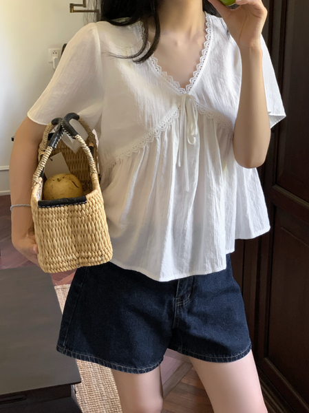 [98°C] [NEAH] Lilac Lace Shirring Blouse
