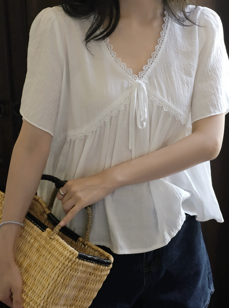 [98°C] [NEAH] Lilac Lace Shirring Blouse