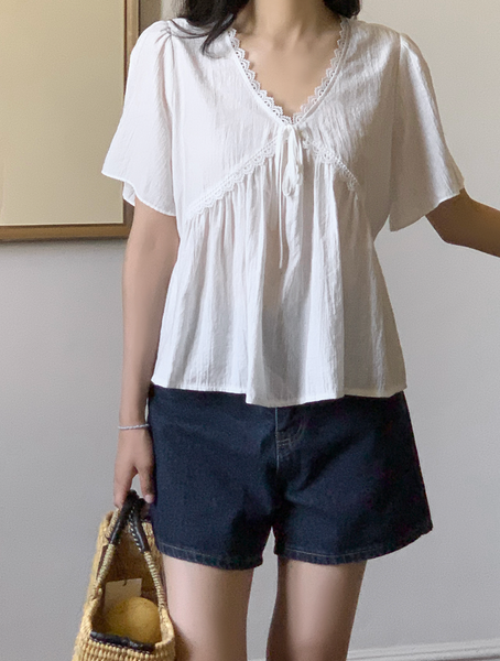 [98°C] [NEAH] Lilac Lace Shirring Blouse