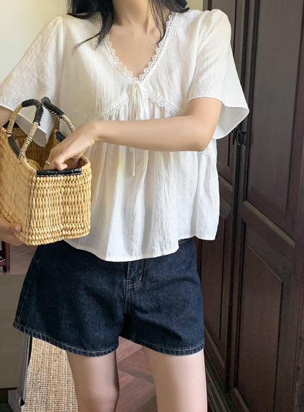 [98°C] [NEAH] Lilac Lace Shirring Blouse