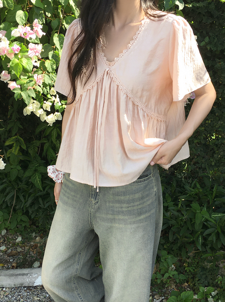 [98°C] [NEAH] Lilac Lace Shirring Blouse