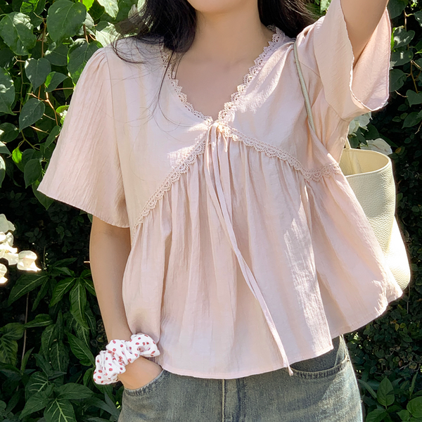 [98°C] [NEAH] Lilac Lace Shirring Blouse