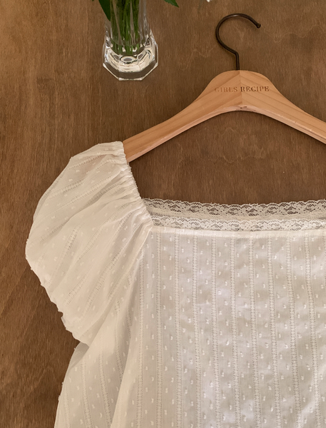 [GIRLS RECIPE] Off Square Short Sleeve Blouse