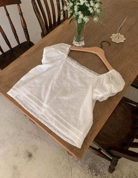 [GIRLS RECIPE] Off Square Short Sleeve Blouse