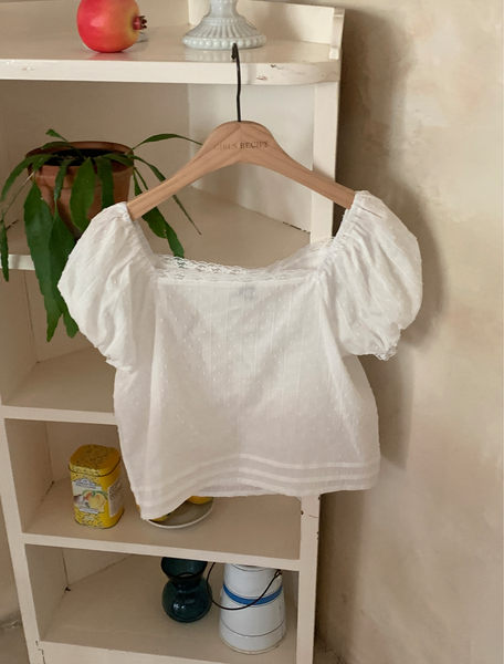 [GIRLS RECIPE] Off Square Short Sleeve Blouse