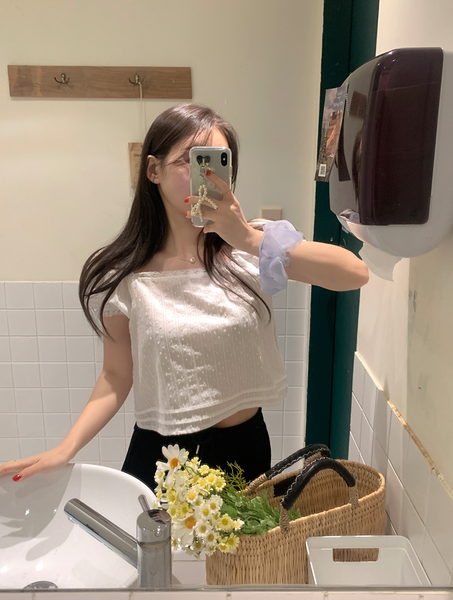 [GIRLS RECIPE] Off Square Short Sleeve Blouse