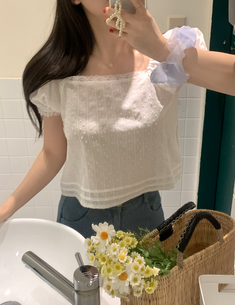 [GIRLS RECIPE] Off Square Short Sleeve Blouse