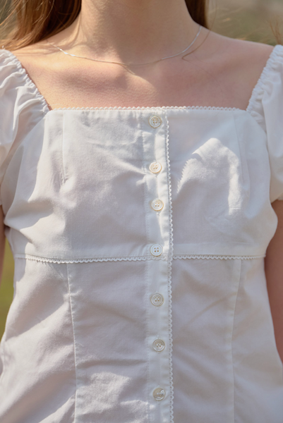 [Letter from Moon] Rosie Lace Puff Blouse (White)