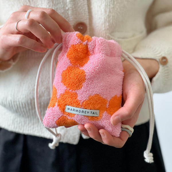 [WARMGREYTAIL] BLOSSOM CHECK TERRY POUCH - PINK