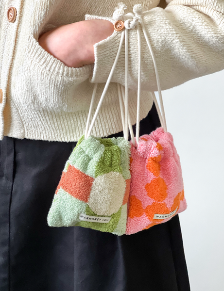 [WARMGREYTAIL] BLOSSOM CHECK TERRY POUCH - PINK