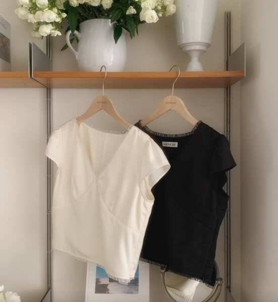 [ADDMORE] Glow Chiffon Lace Crop Blouse