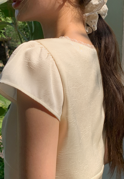 [ADDMORE] Glow Chiffon Lace Crop Blouse