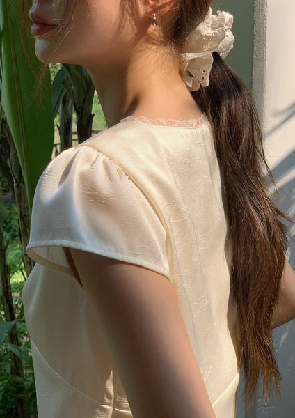 [ADDMORE] Glow Chiffon Lace Crop Blouse