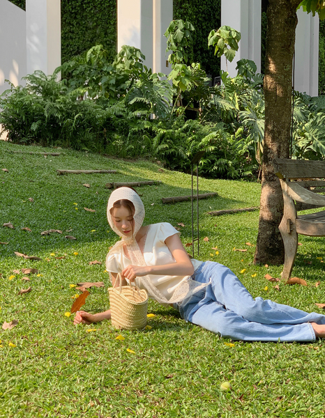 [ADDMORE] Glow Chiffon Lace Crop Blouse