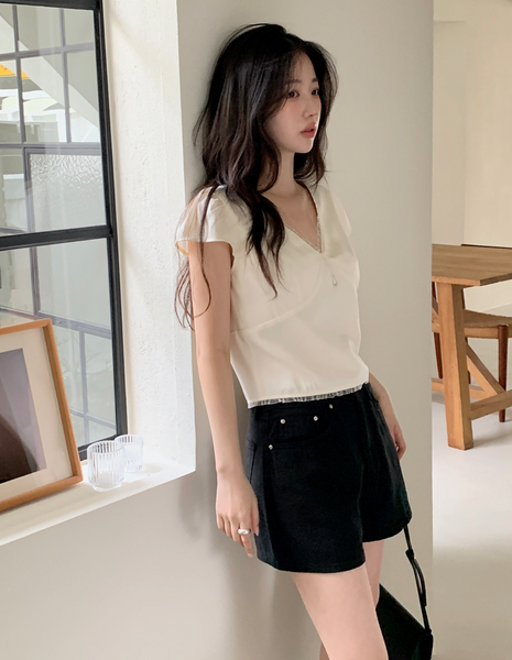 [ADDMORE] Glow Chiffon Lace Crop Blouse