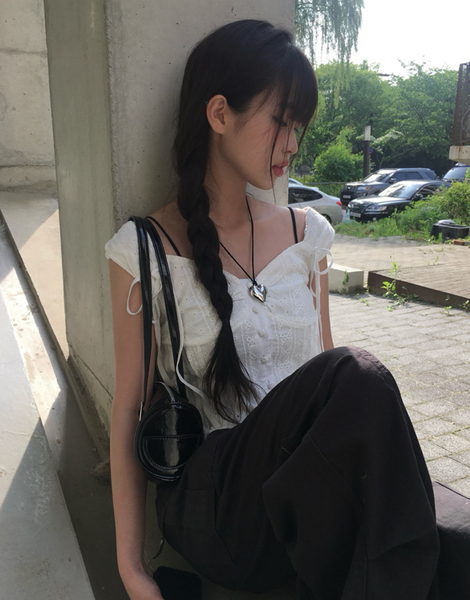 [anyonemore] Ribbon Strap Dff Sleeveless Blouse