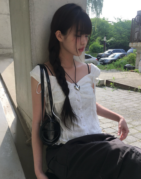 [anyonemore] Ribbon Strap Dff Sleeveless Blouse