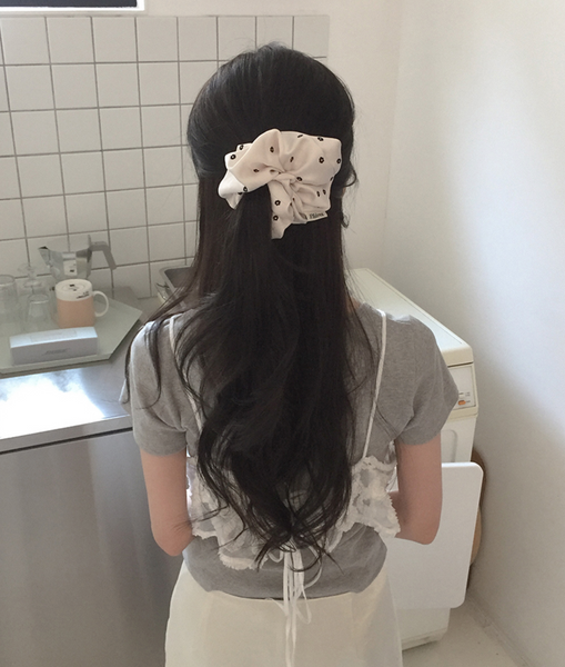 [moat] Flower Dot Scrunchy