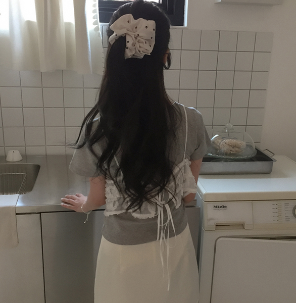 [moat] Flower Dot Scrunchy