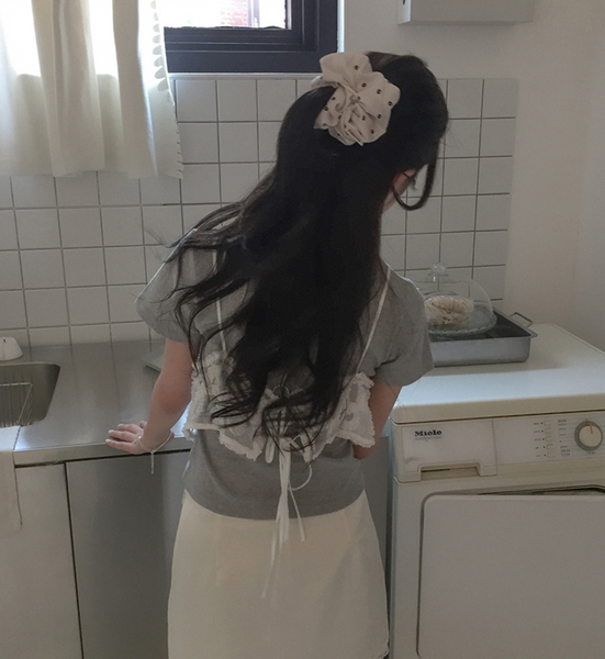 [moat] Flower Dot Scrunchy