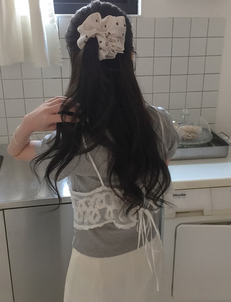 [moat] Flower Dot Scrunchy