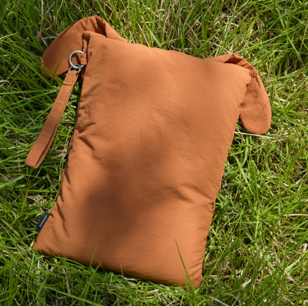 [JOGUMAN STORE] Brachio & Woody Throw Away Picnic Mat & Pouch Set