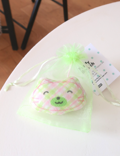 [FLUFFY BROOCH] Pink & Green Check Cat