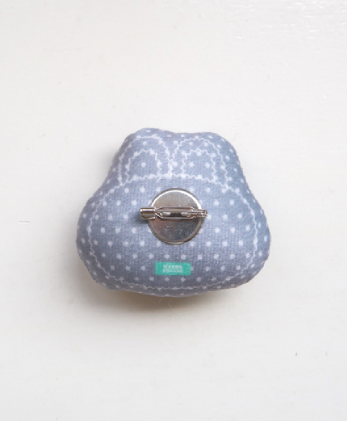[FLUFFY BROOCH] Gray Dot Rabbit