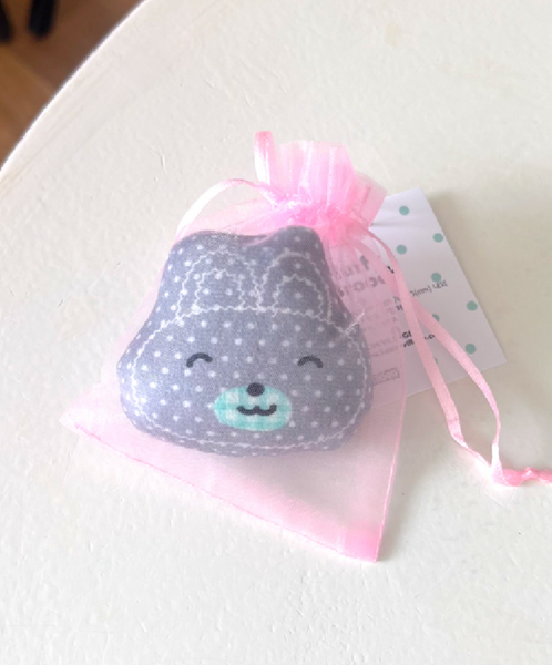 [FLUFFY BROOCH] Gray Dot Rabbit