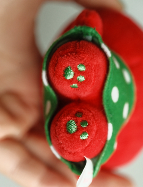 [mdrlife] Tomato Neco Doll Keyring