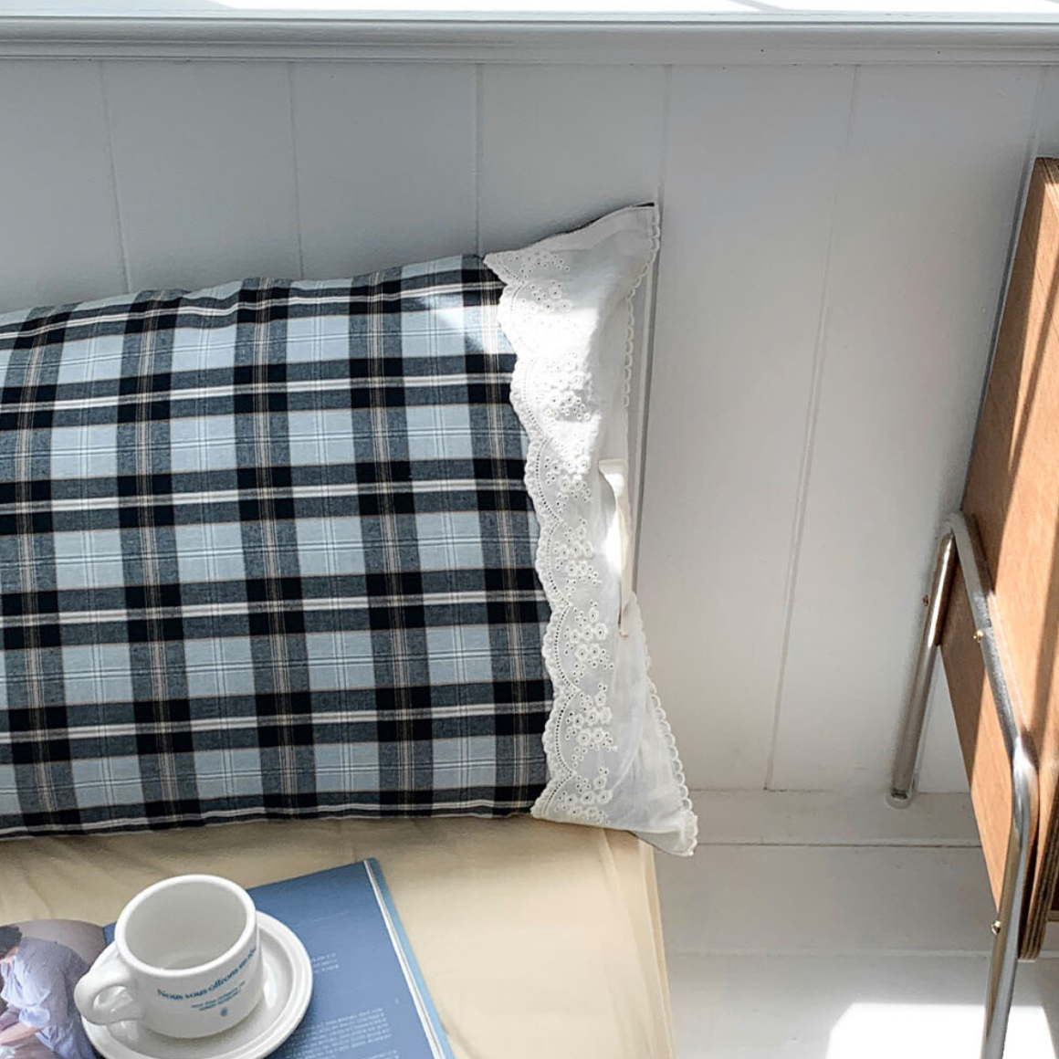 [Beurre Bleu] Alice Pillow Cover