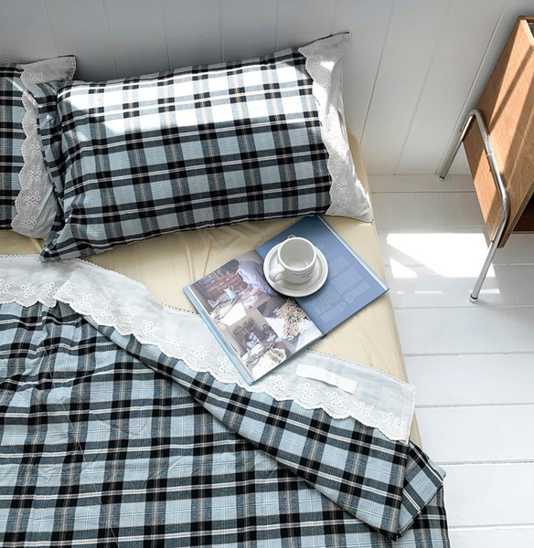 [Beurre Bleu] Alice Pillow Cover