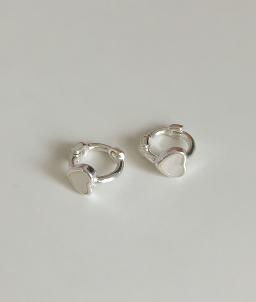 [moat] Tiny Shell Heart Earring (Silver925)