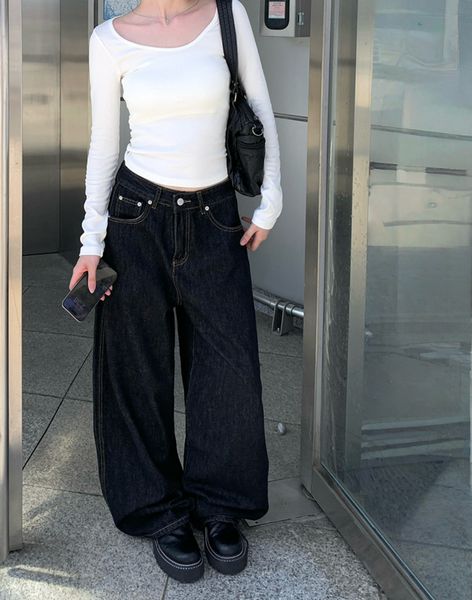 [anyonemore] Charin Deep Uneck Two Way Layered T-Shirt