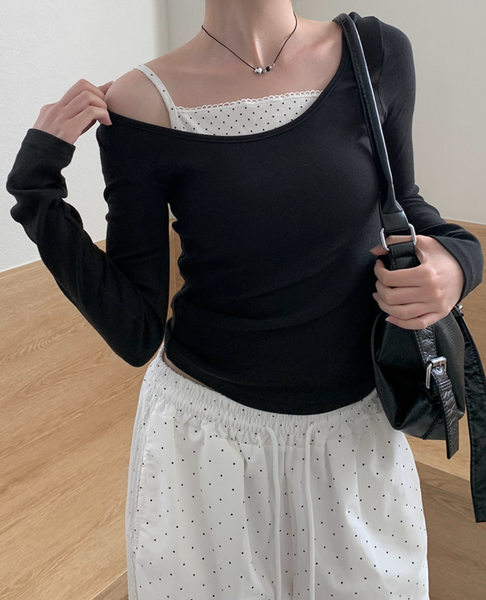 [anyonemore] Charin Deep Uneck Two Way Layered T-Shirt