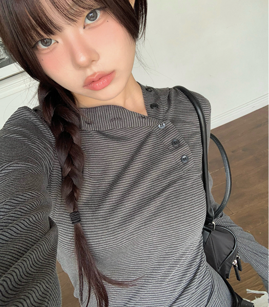 [anyonemore] Rhythm Diagonal Unbalanced Button Hood Long Sleeved T-Shirt