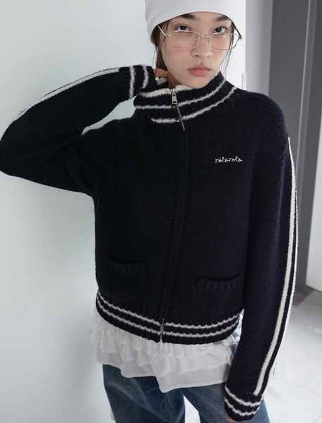 [rola rola] MAISON DE ROLA EMBROIDERY WOOL BLENDED KNIT ZIP-UP BLACK
