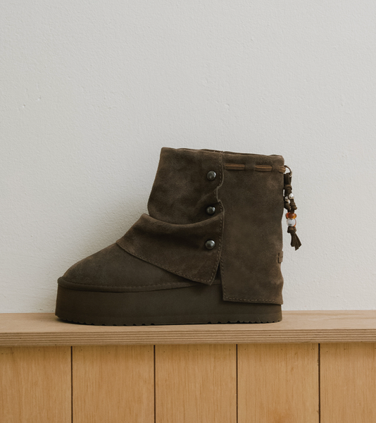 [Rockfish Weatherwear] STUD MAXI FOLDED BOOTS SHORT (2colours)