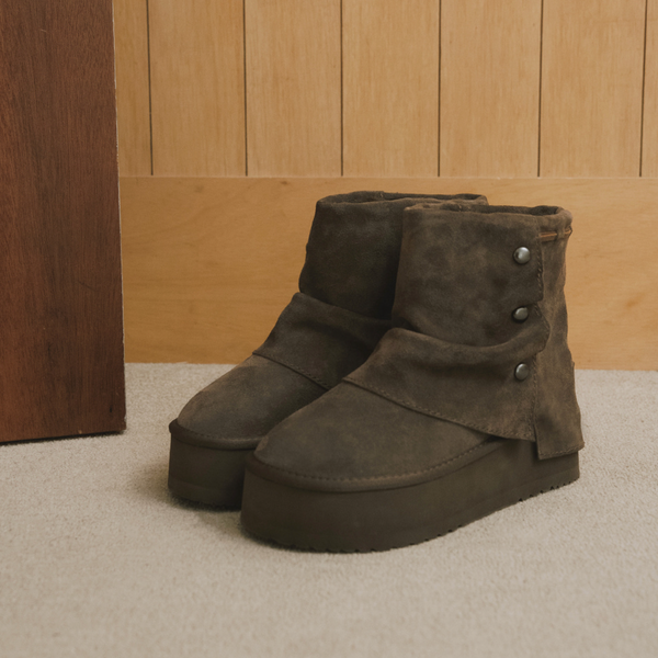 [Rockfish Weatherwear] STUD MAXI FOLDED BOOTS SHORT (2colours)