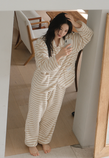 [Juuneedu] Jeu House Strip Sleep Jogger Pajama Set