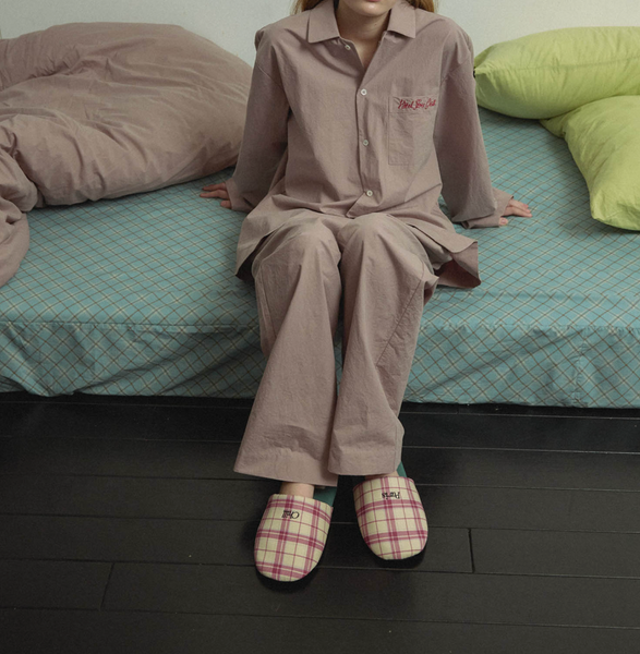 [HOTEL PARIS CHILL] Standby Slippers (Redwood)