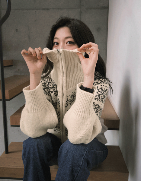 [SLOWAND] ONLYSLOW Nordic Thick High-Neck Knitwear Zip-Up