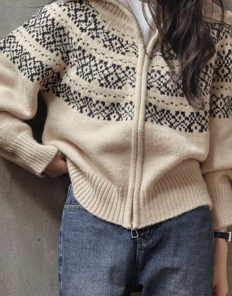 [SLOWAND] ONLYSLOW Nordic Thick High-Neck Knitwear Zip-Up